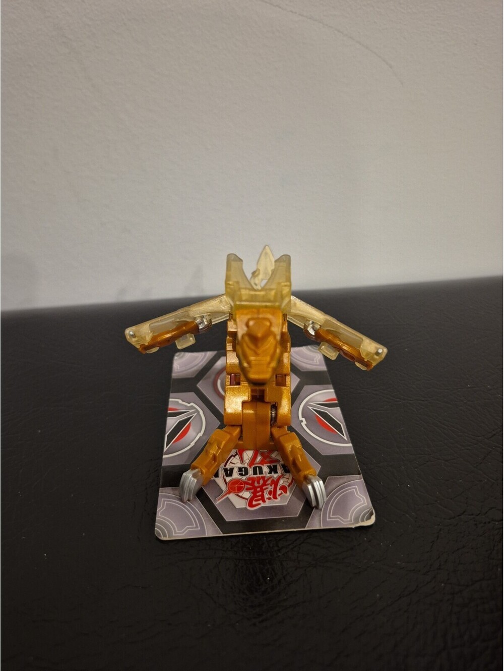 Bakugan Geogan Rising Yellow Gold Hyenix 1000 B Figure Aurelus Swarmer
